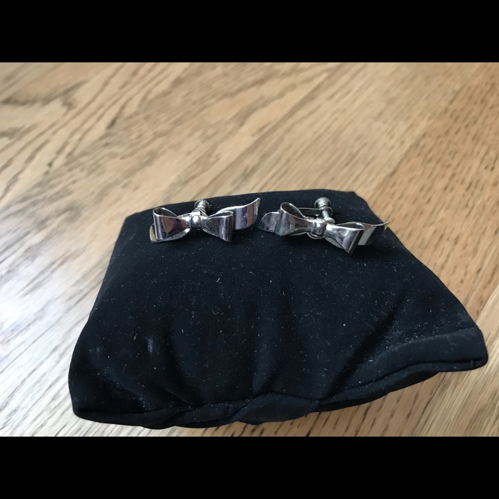 Bundle 3 for $10 Adorable vintage bow screw back silver toned earrings